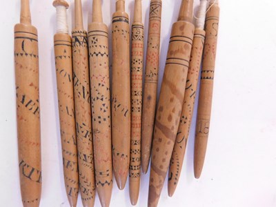 Lot 171 - A quantity of lace bobbins, to include pierced...