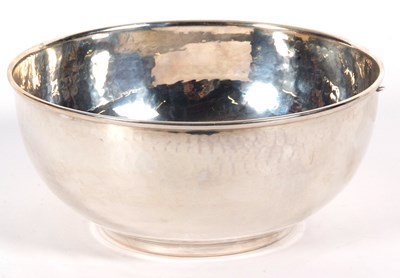 Lot 14 - A mid 20th Century Italian 800 standard bowl,...