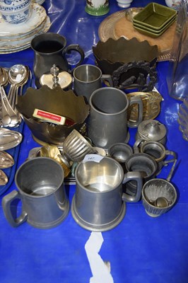 Lot 147 - Mixed Lot: Various pewter tankards and other...
