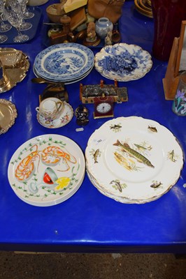Lot 163 - Mixed Lot: Fish decorated plates, desk...