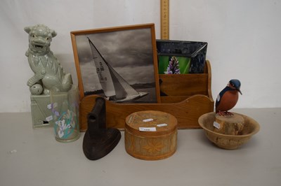 Lot 166 - Mixed Lot: Small desk letter rack, model...