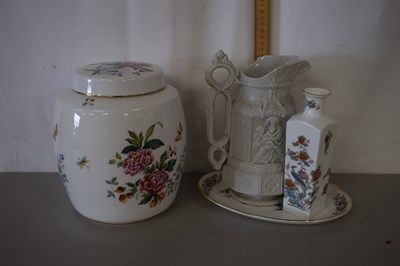 Lot 186 - Mixed Lot: Ceramics to include a Royal Crown...