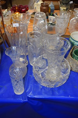 Lot 191 - Mixed Lot: Various glass vases and bowls