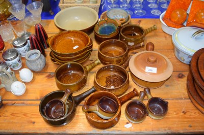Lot 200 - Mixed Lot: Various stone ware kitchen items