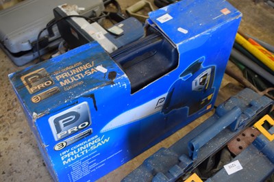 Lot 1209 - An 18v cordless pruning multi-saw