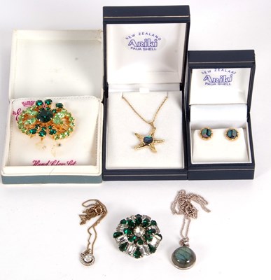 Lot 182 - A mixed lot to include a round silver mounted...