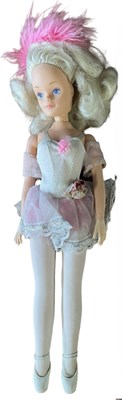 Lot 7 - Ballet Dancer Sindy (1987-1988) In white and...