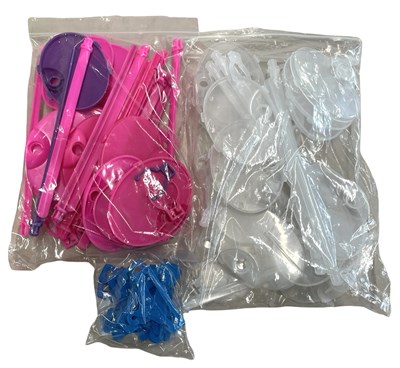 Lot 98 - Various Sindy doll stands and clothes hangers