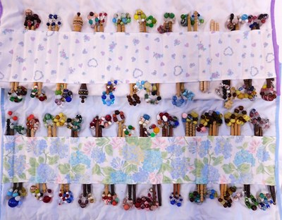 Lot 143 - A quantity of modern bobbins, mostly wooden...