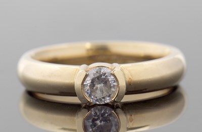 Lot 371 - An 18ct certificated diamond ring, the round...