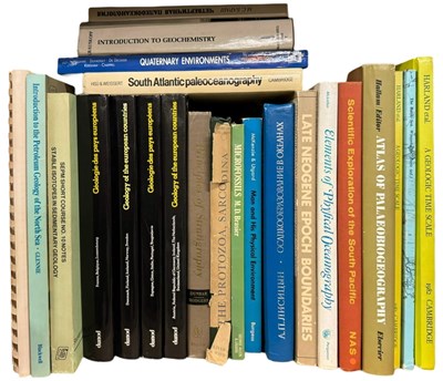 Lot 195 - A collection of mixed large format books...