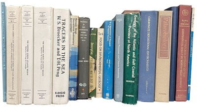 Lot 167 - A collection of mixed large format books...