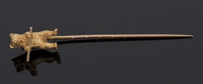 Lot 338 - A bear stick pin, the naturalistcally modelled...
