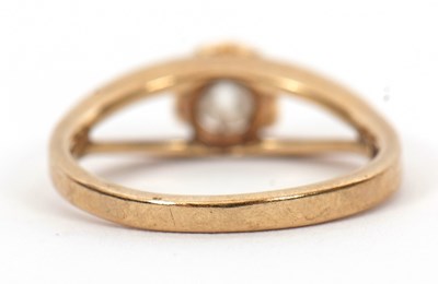 Lot 45 - A 9ct single stone diamond ring, the round old...