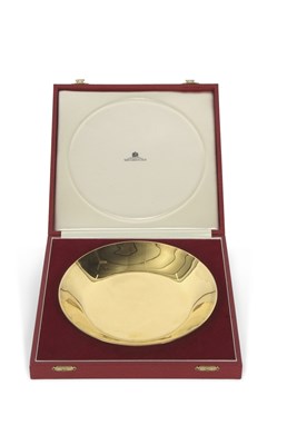 Lot 268 - ASPREY & CO LTD silver-gilt bowl of plain...