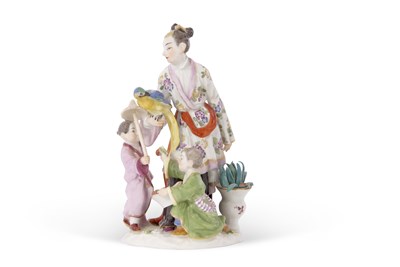 Lot 19 - A Meissen Chinoiserie group after the model by...