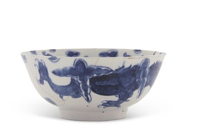 Lot 81 - An 18th Century English porcelain bowl...