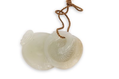 Lot 108 - A jade carving of mushrooms, 5cm diameter