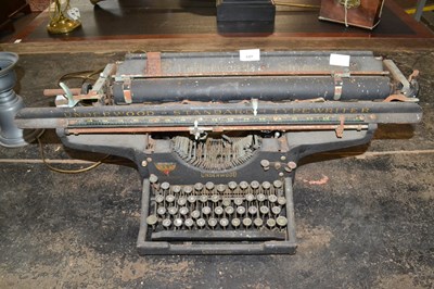 Lot 440 - A large vintage Underwood standard typewriter
