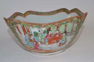 Lot 202 - A large 19th Century Cantonese porcelain bowl...