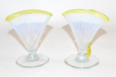 Lot 275 - A pair of opalescent Art Deco style glass...