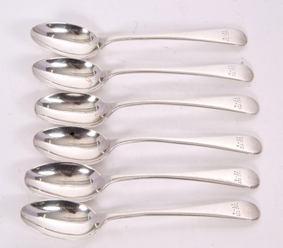 Lot 81 - Six Edwardian Old English pattern teaspoons,...
