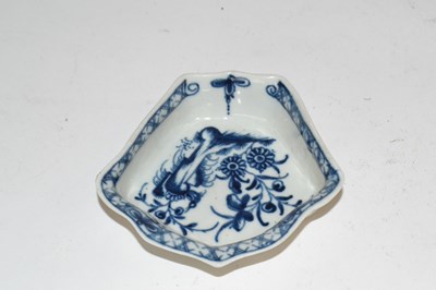 Lot 339 - A Worcester porcelain hors d'ouevres dish with...