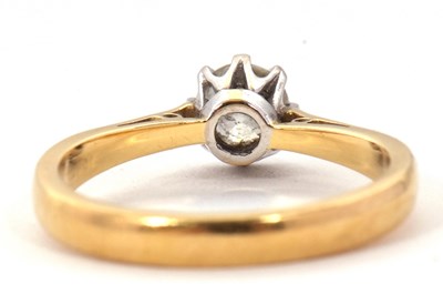Lot 73 - An 18ct diamond solitaire ring, the round...