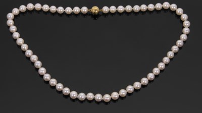 Lot 120 - A cultured pearl necklace, the round cultured...