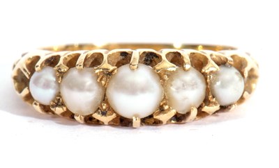 Lot 1 - Antique grey pearl ring featuring five...