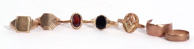 Lot 76 - Mixed Lot: two 9ct stamped gents signet rings,...