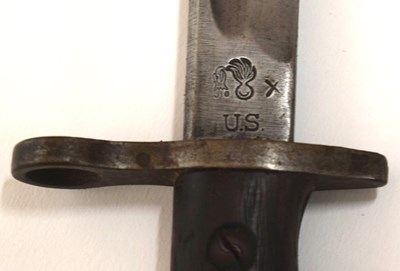 Lot 198 - M1917 American Enfield bayonet, scabbard and...