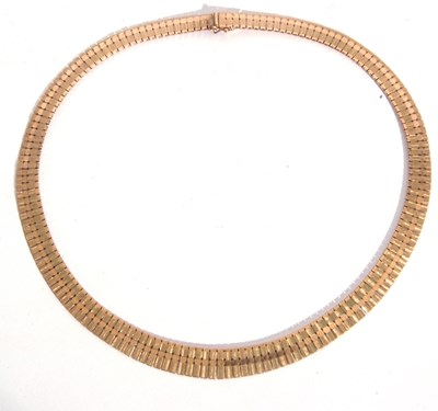Lot 132 - 9ct gold fringe style articulated necklace,...