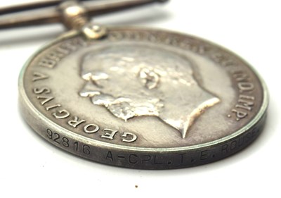 Lot 33 - First World War British Medal Pair comprising...
