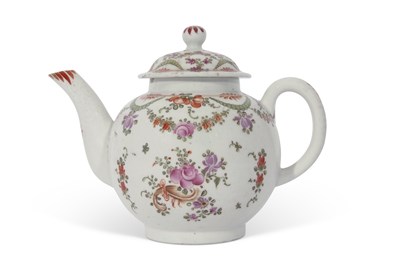 Lot 97 - Lowestoft Porcelain Teapot c1780