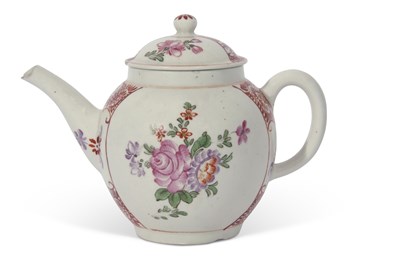 Lot 96 - Lowestoft Porcelain Teapot c1780