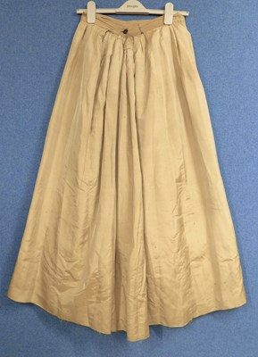 Lot 3 - A lady's early 20th Century pale yellow and...
