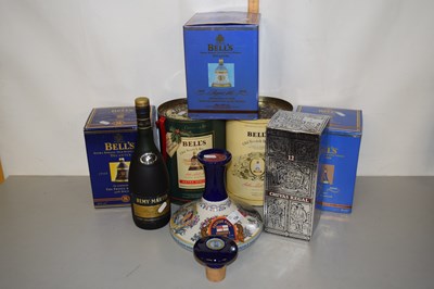 Lot 1 - A group lot to include Pussers British Navy...