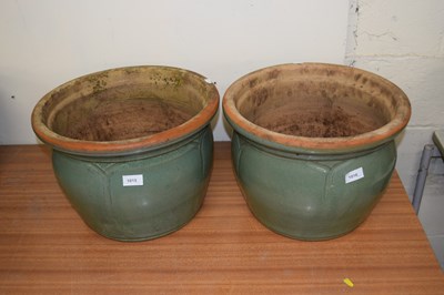 Lot 1015 - Pair of large plant pots