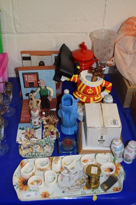 Lot 509 - Wallace & Gromit clock, various ceramics,...