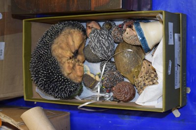 Lot 521 - Box of hedgehog models