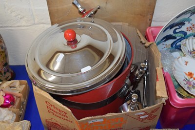 Lot 530 - Coal box and fire companion set
