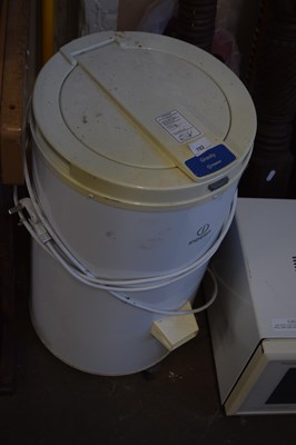 Lot 702 - Indesit spin dryer