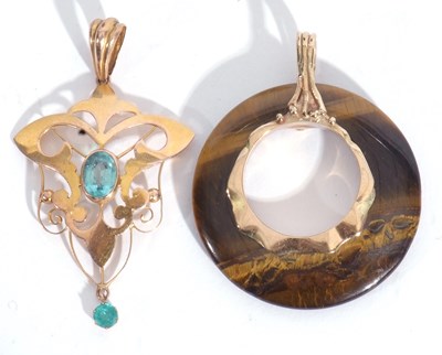 Lot 189 - Mixed Lot: 9ct stamped open work pendant set...