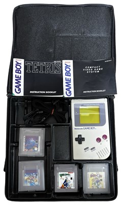 Lot 338 - An original 1989/1990 Nintendo game Boy...
