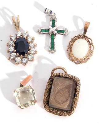 Lot 291 - Mixed Lot: 9ct gold blue stone and paste...