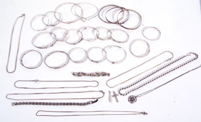 Lot 303 - Quantity of white metal jewellery to include...