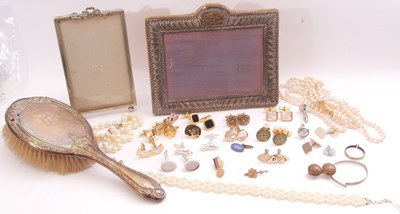 Lot 341 - Box of costume jewellery to include cuff links,...