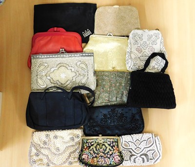 Lot 86 - A quantity of handbags, to include early-mid...