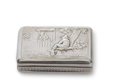 Lot 272 - George III snuff box of concave sided...